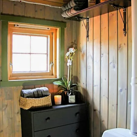 Charming Cabin Near Vagdalsfjorden *